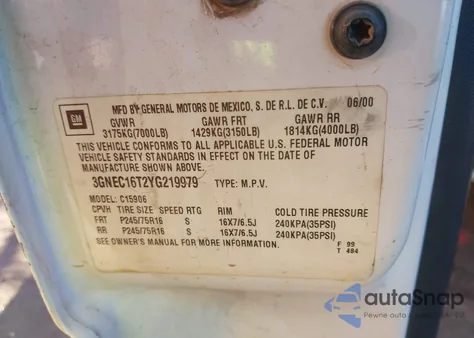 2000 Chevrolet Suburban 1500 Ls z USA, uszkodzony, nr VIN 3GNEC16T2YG219979